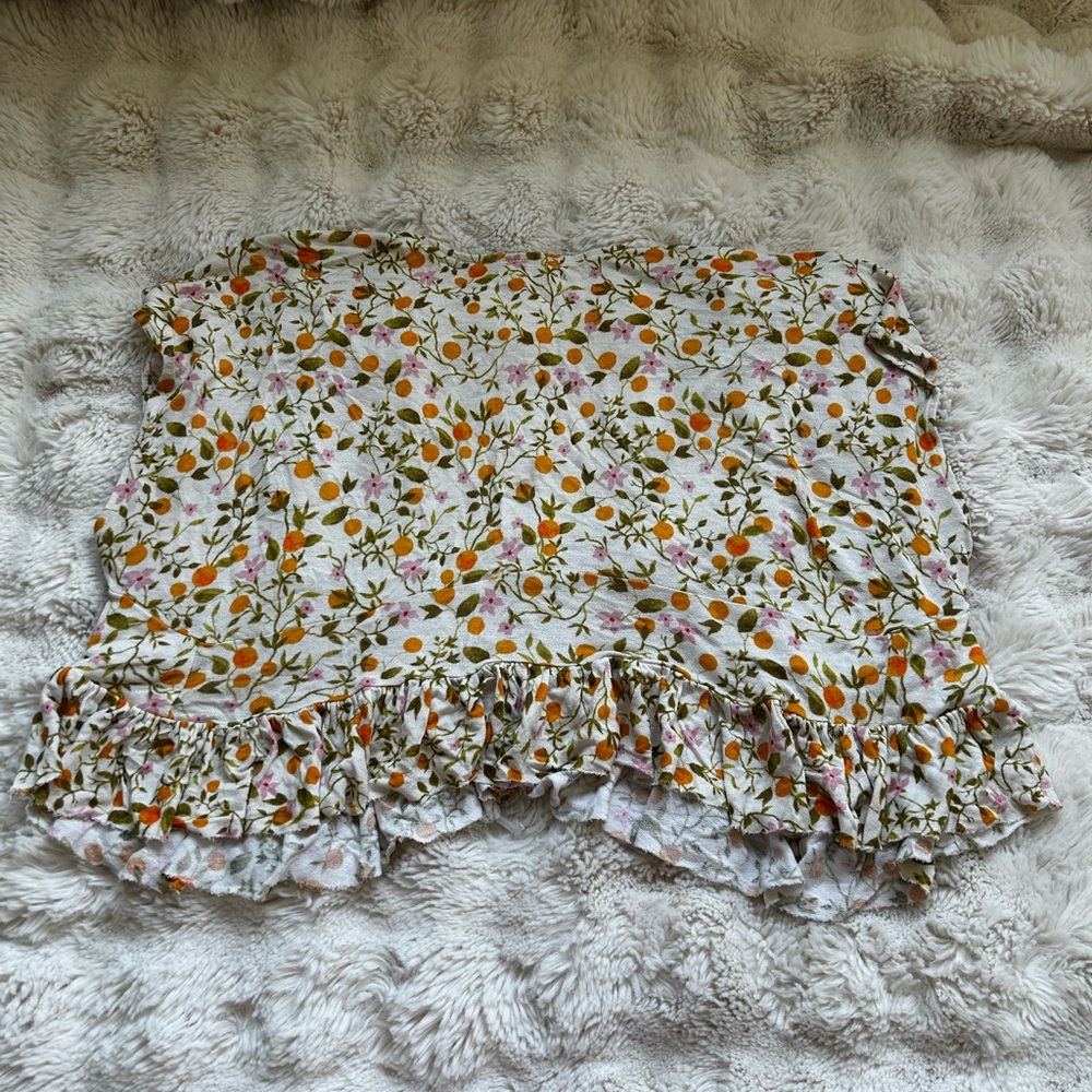 Floral Button-Down Ruffle Crop Top - Picture 5 of 5